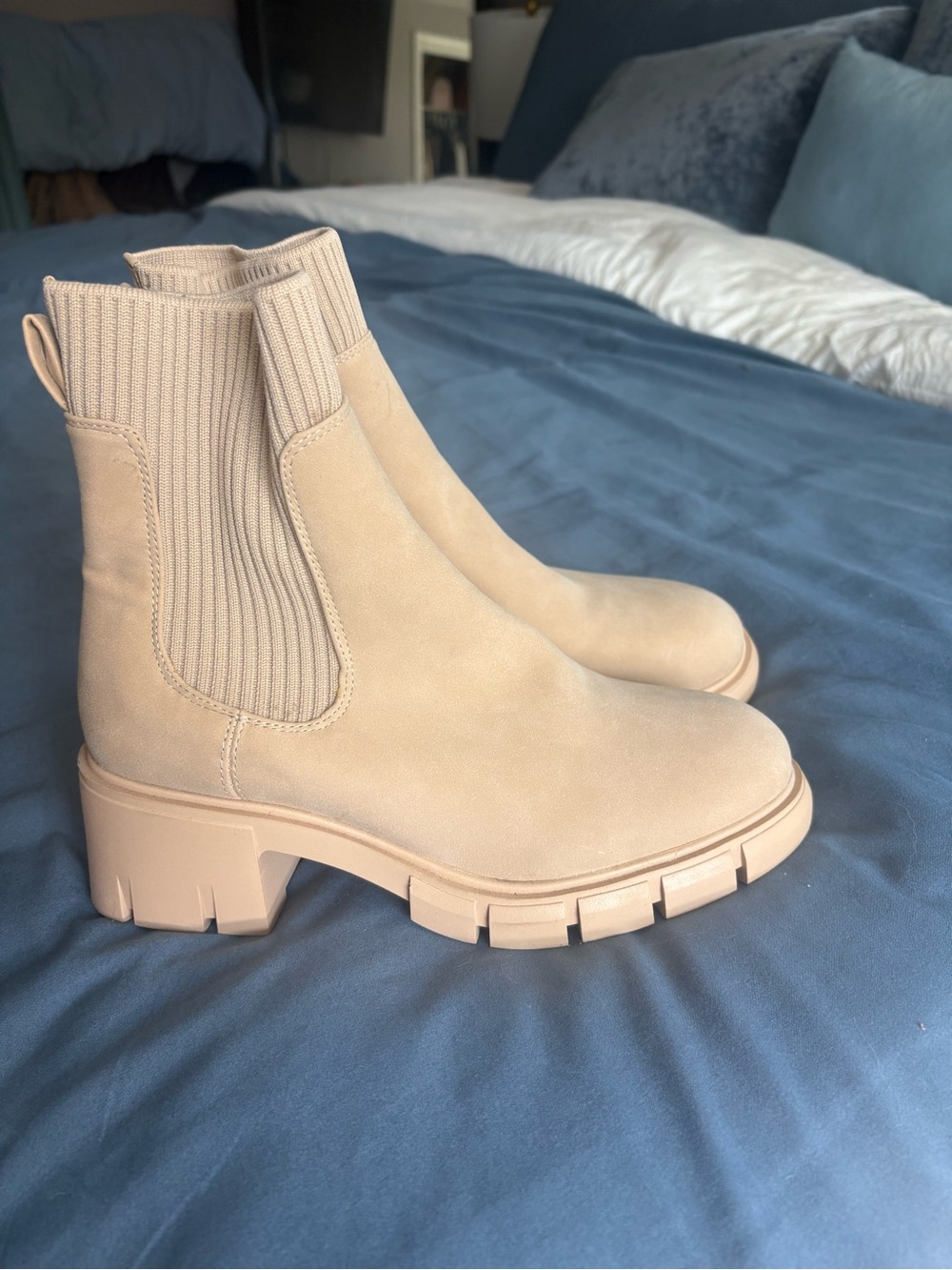 Women’s Chunky Chelsea Boot - Cream